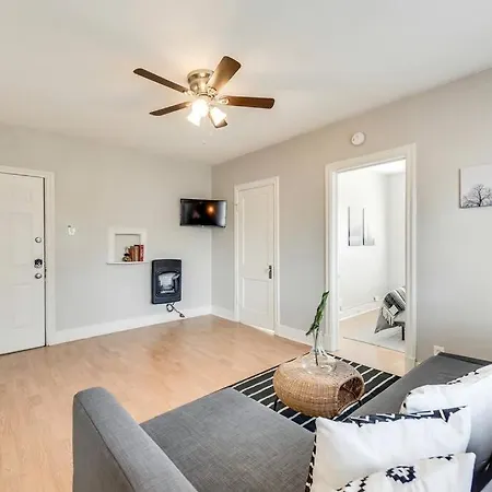 The Retro Lower-Greenville Apartment